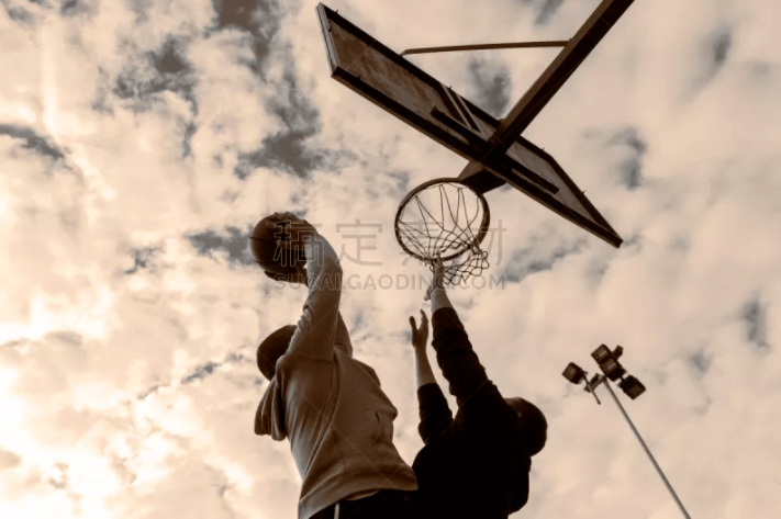 7分钟闪击，为那不勒斯自1989年以来意甲对尤文最快进球